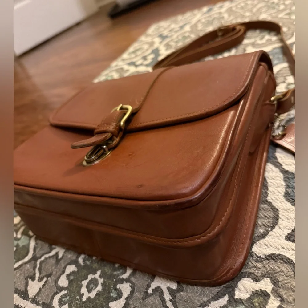 Green Fields Full Grain Harness Leather Crossbody Bag – Made in the USA Unisex